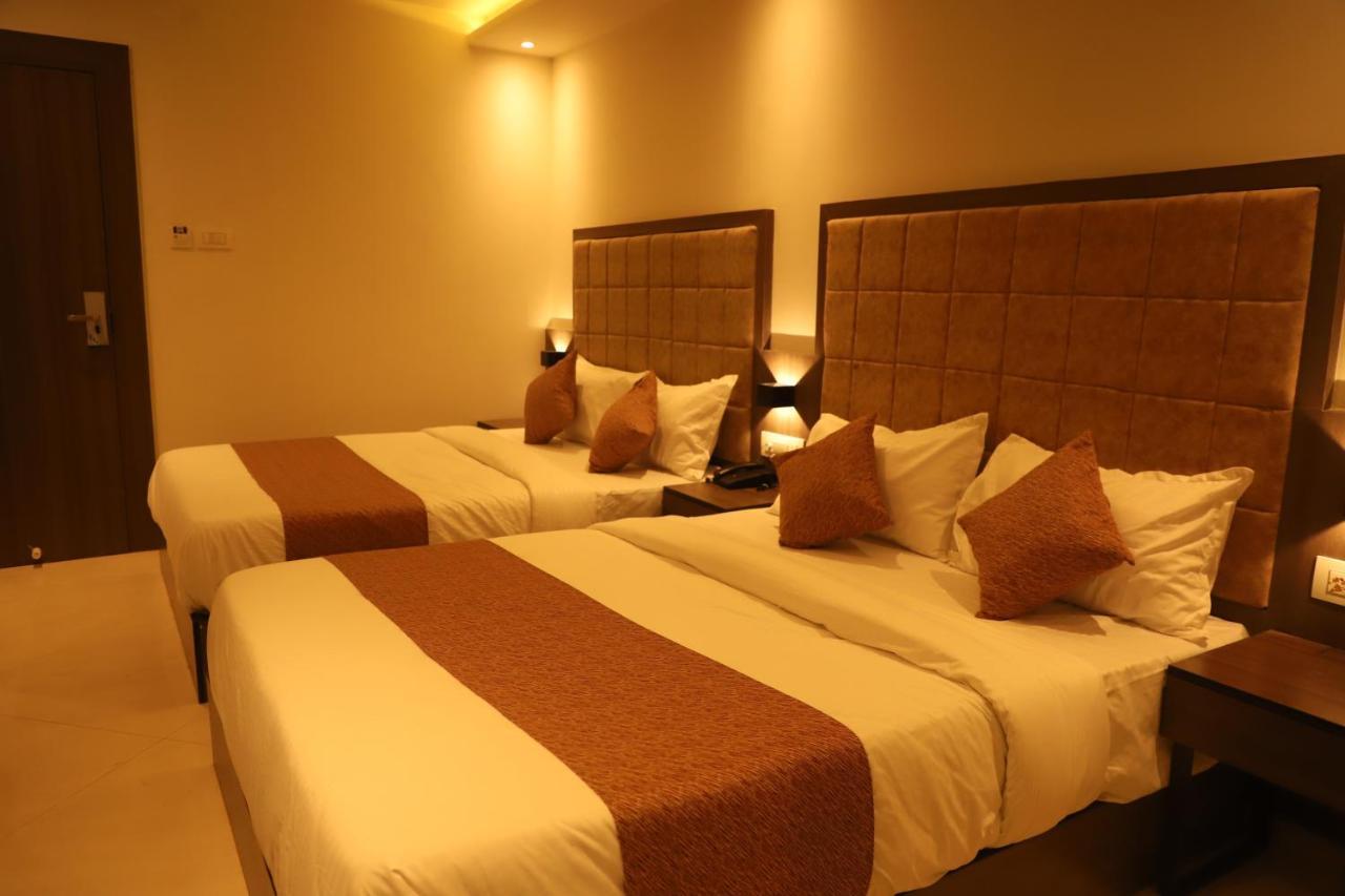 Hotel Sai Pritam Mumbai Exteriör bild