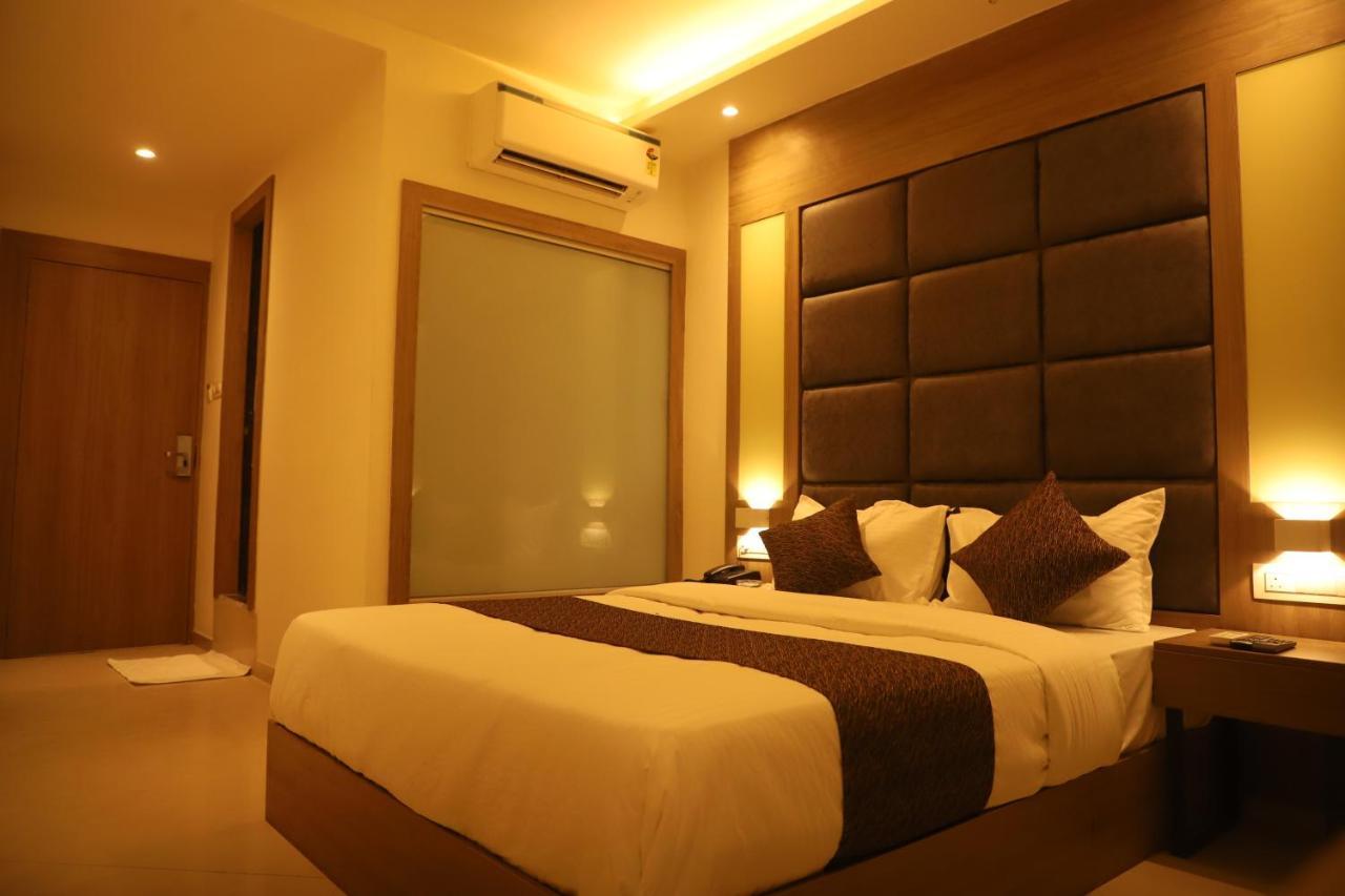 Hotel Sai Pritam Mumbai Exteriör bild